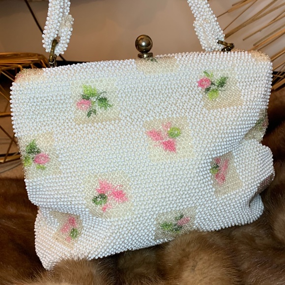Lumared Handbags - VTG 60’s Lumared Beaded Bag w/ Embroidered Roses